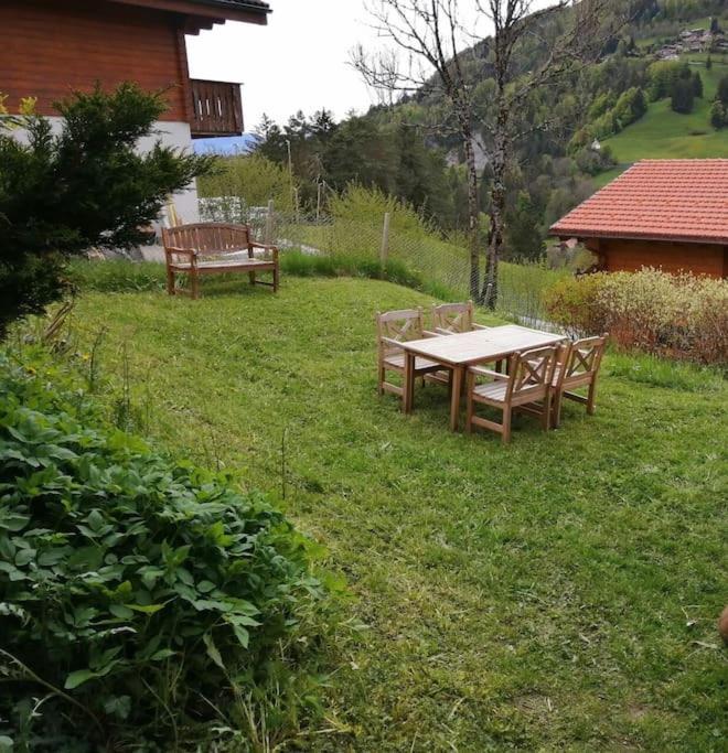 Confortable Chalet Avec Magnifique Vue En Gruyere. تشاميري المظهر الخارجي الصورة