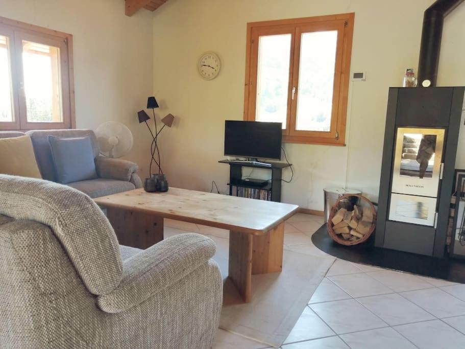 Confortable Chalet Avec Magnifique Vue En Gruyere. تشاميري المظهر الخارجي الصورة