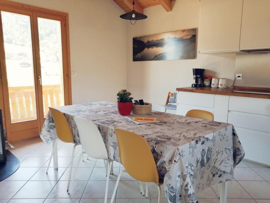 Confortable Chalet Avec Magnifique Vue En Gruyere. تشاميري المظهر الخارجي الصورة